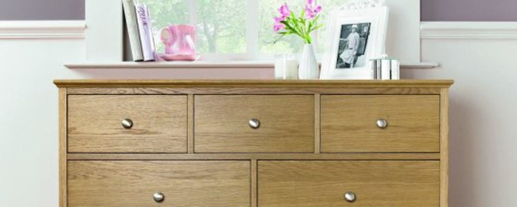 Oak Chest of Drawers